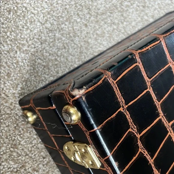 Elegant Black and Brown Crocodile Pattern Briefcase - Picture 11 of 16